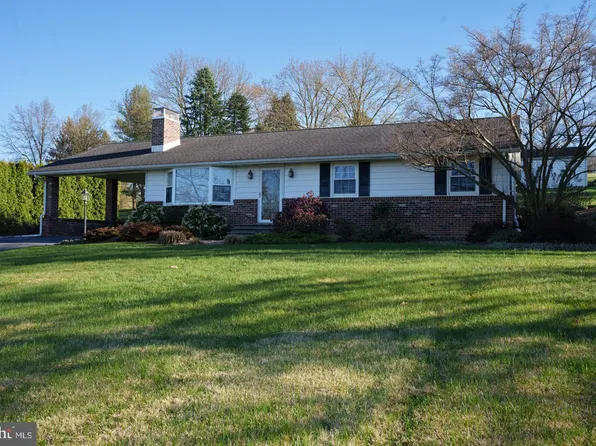 102 Cross Key Rd, Bernville, PA 19506