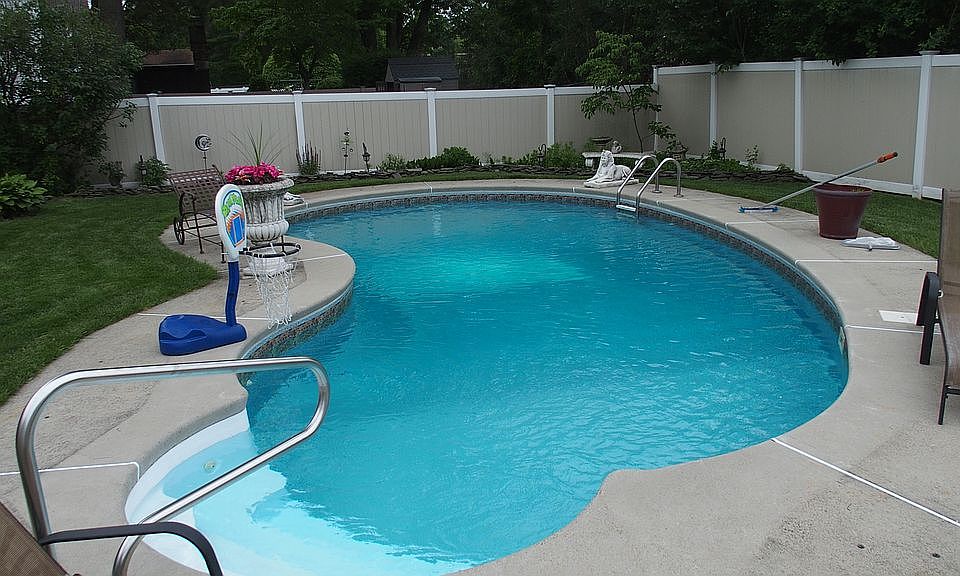 2nd image of 220 Linden Pl