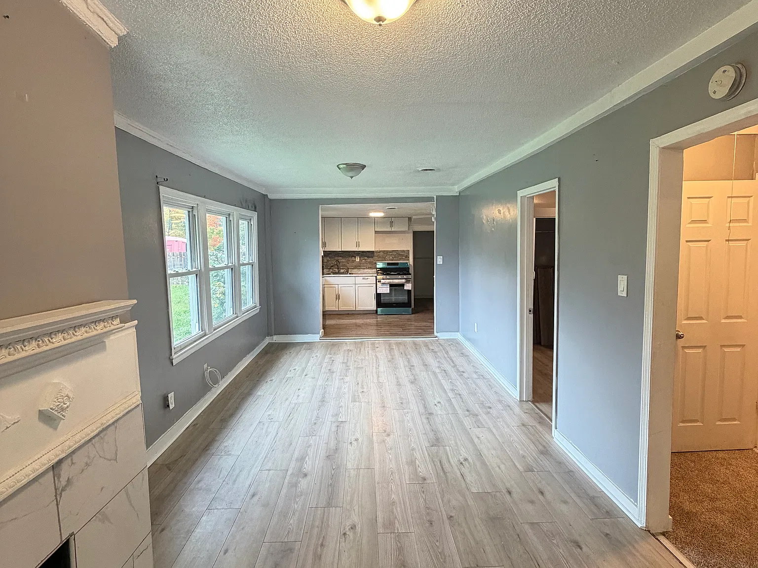 3 bed, 605 sqft, $1,300 — Photo 4
