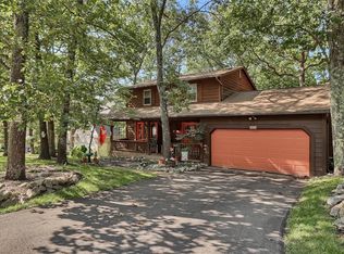 1611 Creightonwood Ct, High Ridge, MO 63049