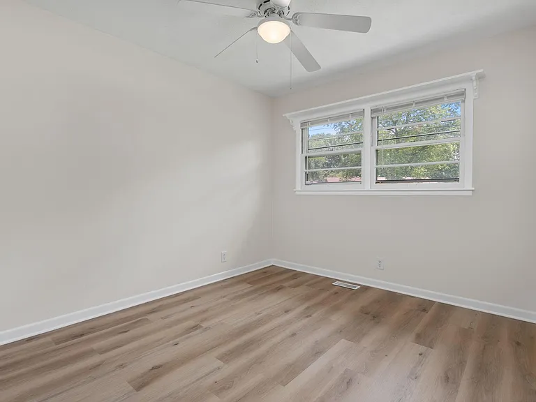 513 Willard St — Photo 13
