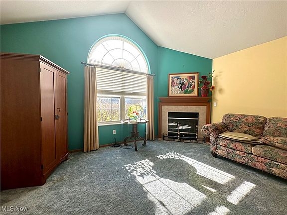 4th image of 904 Willow Brook Dr NE