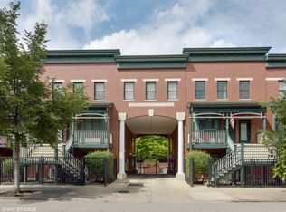 1021 W Rundell Pl #35, Chicago, IL 60607