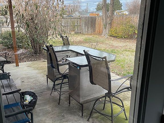 4th image of 1661 Hollyhock Dr