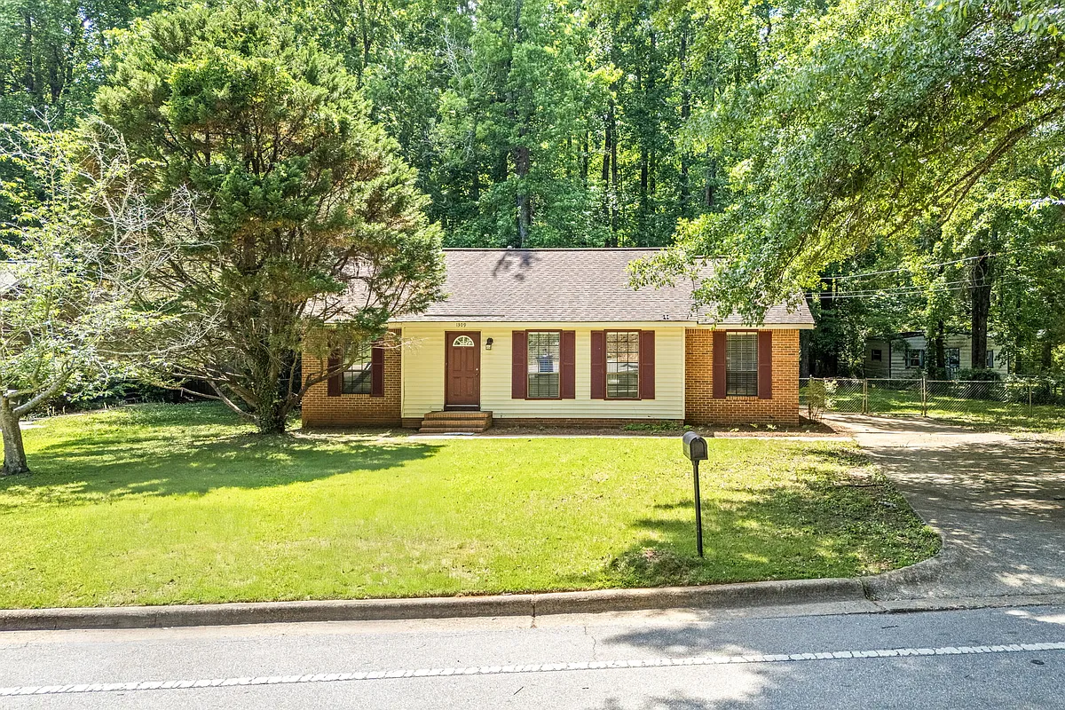 Building Photo - 1309 Sanders St