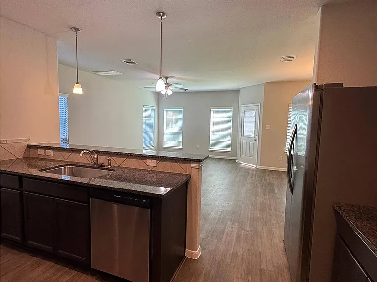 149 Camelot Place Ct — Photo 4