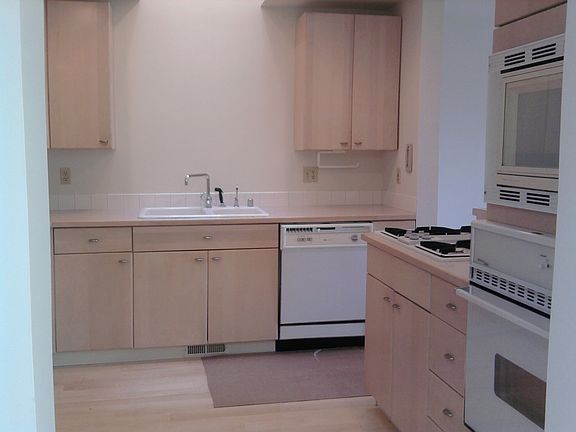 5th image of 1805 12th Ave W APT B