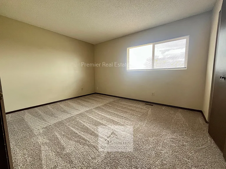 2437 Cherokee Park Pl — Photo 8