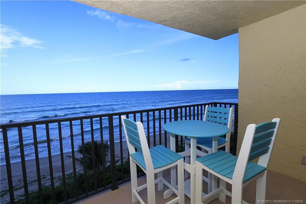 2 bed, 2.0 bath, 984 sqft, $5,500 — Photo 1