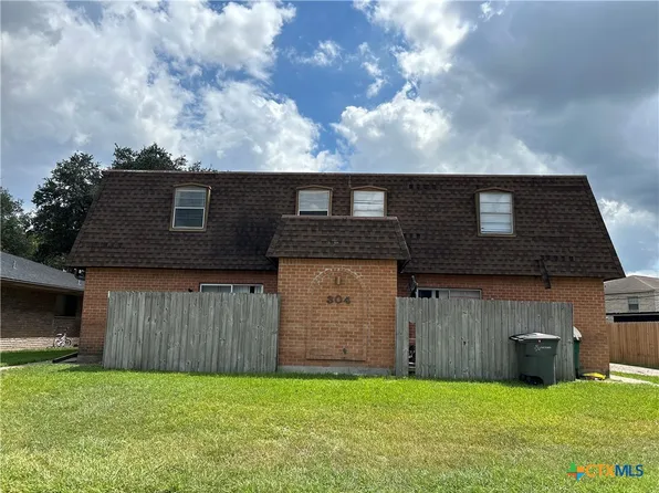 304 Palmwood Dr, Victoria, TX 77901