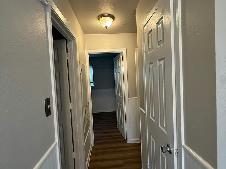 1690 Hofheinz St #B1 — Photo 5