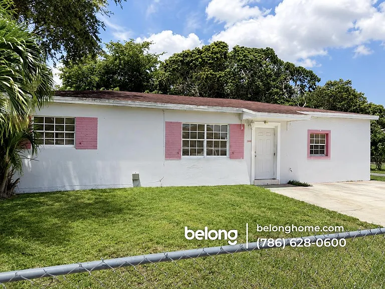 280 Seaman Ave — Photo 1