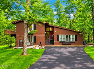 317 Arthur Cir, Tobyhanna, PA 18466