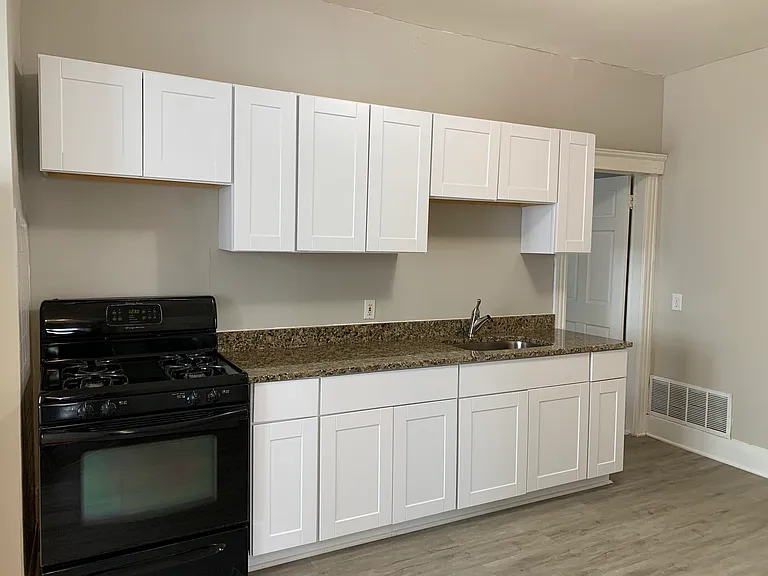 8 Shawmut St #2-L — Photo 2