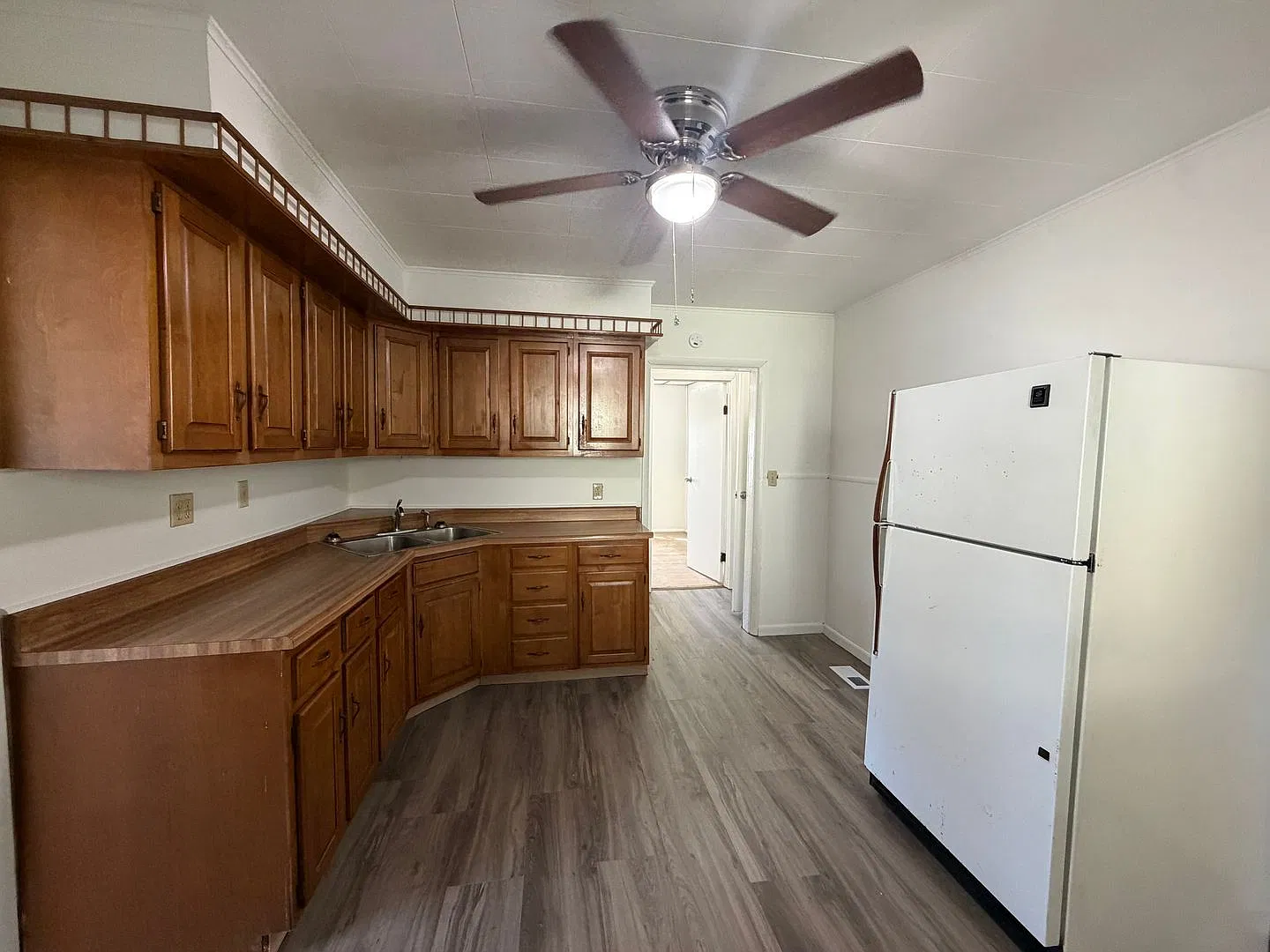 Charming 3-Bedroom Home with Den & Detached 2-Car Garage — Photo 4