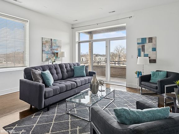 2nd image of 2409 W Catalpa Ave APT 302