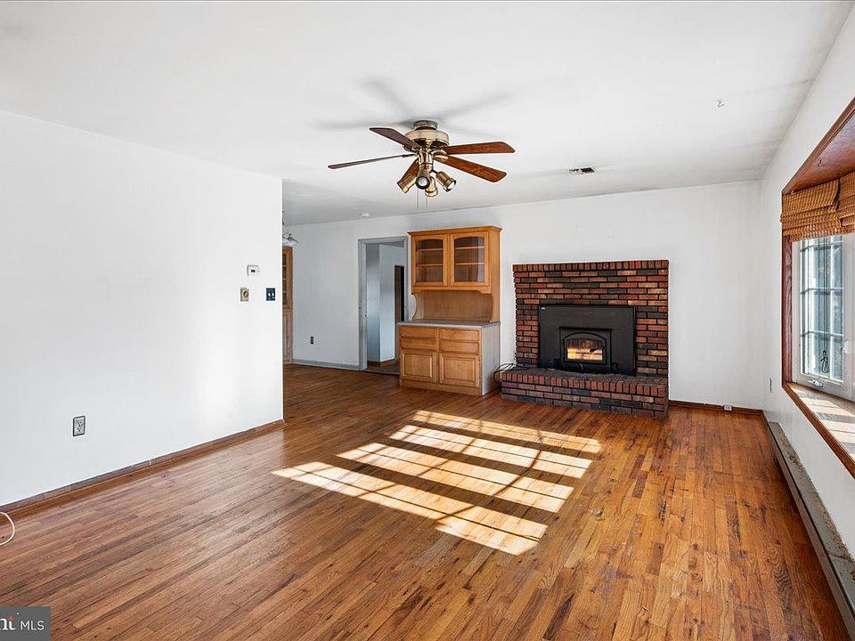 1184 Windlass Dr, Manahawkin, NJ 08050 Zillow