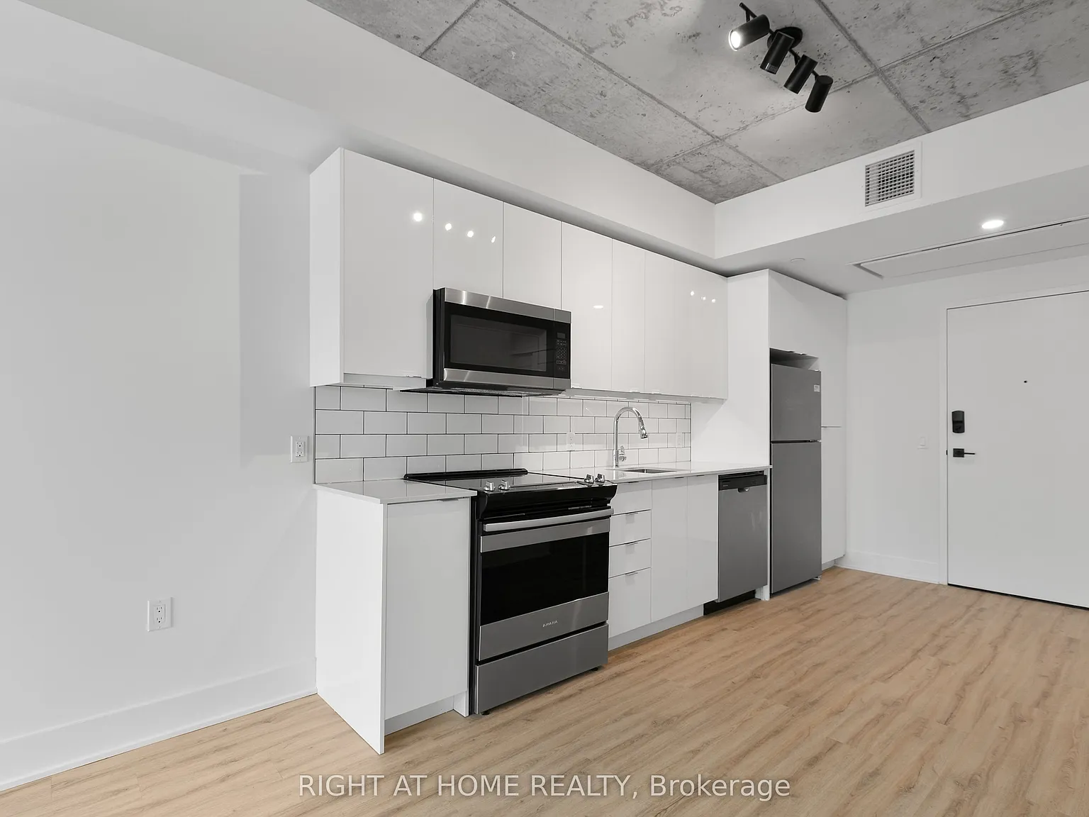 1 bed, $2,250 — Photo 2