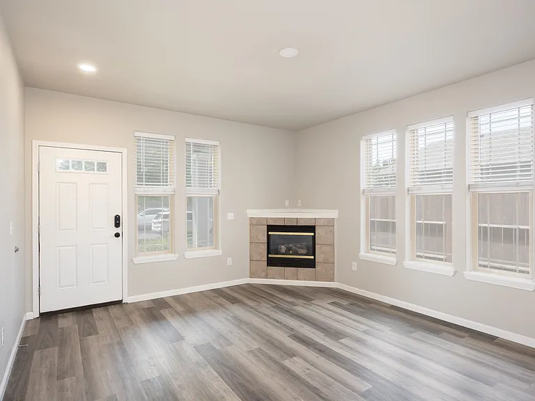 898 NE Hidden Valley Dr #1 — Photo 8