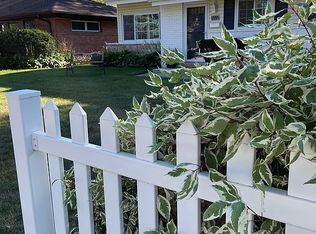 1000 Longaker Rd, Northbrook, IL 60062