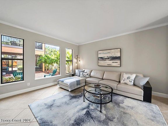 5th image of 379 Montecito Dr