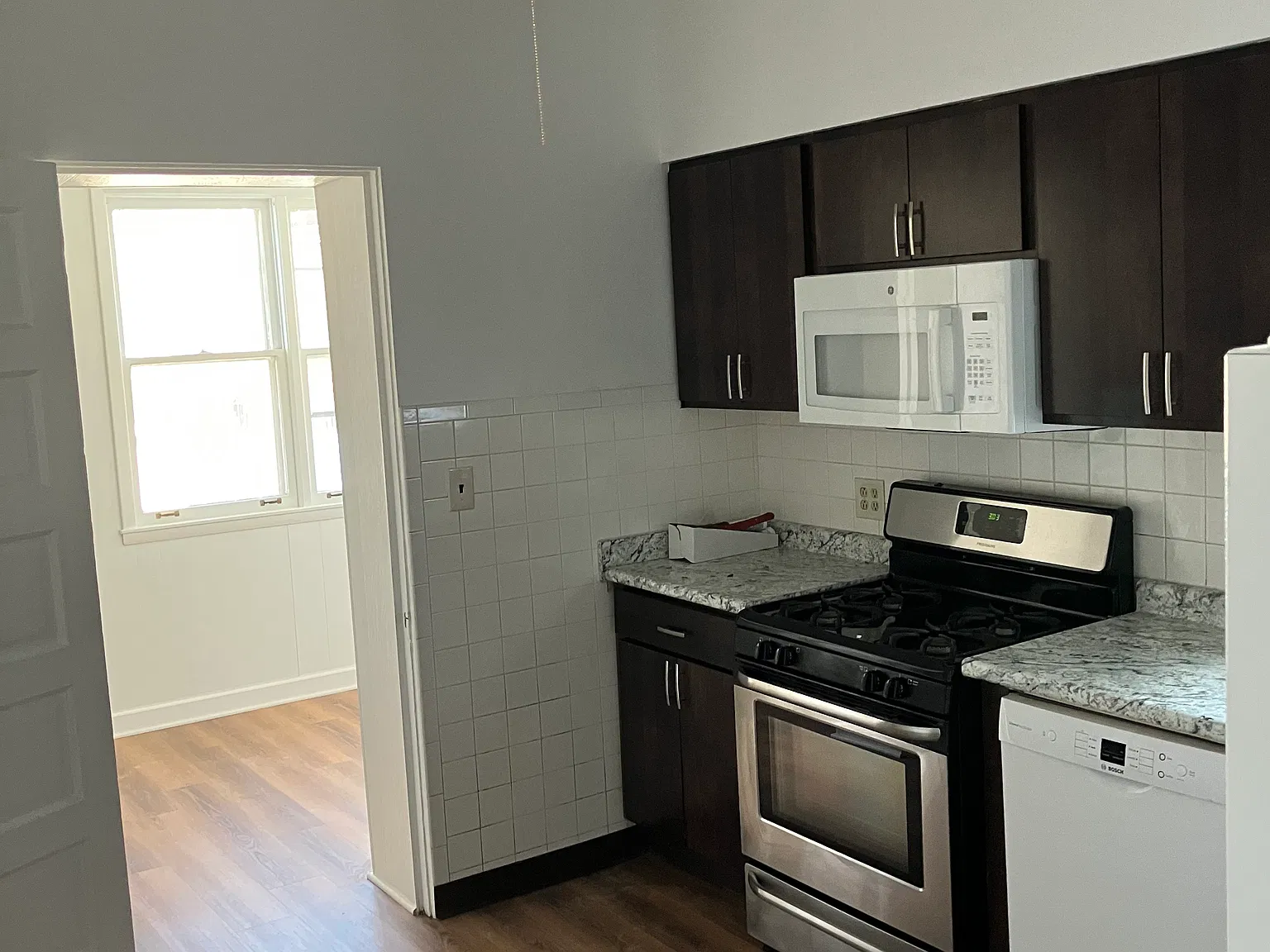 3 bed, 1500 sqft, $2,500 — Photo 2