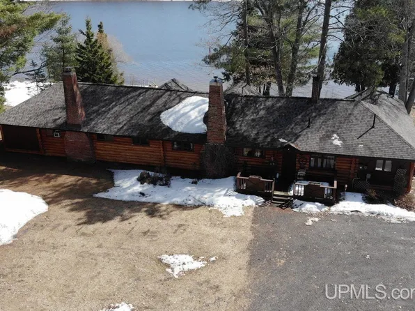 39580 Fishermans Ln, Chassell, MI 49916