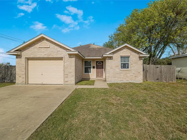 1304 E Polk Ave, Victoria, TX 77901