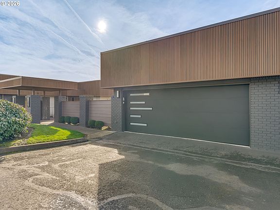 3rd image of 6903 SE Riverside Dr APT 3