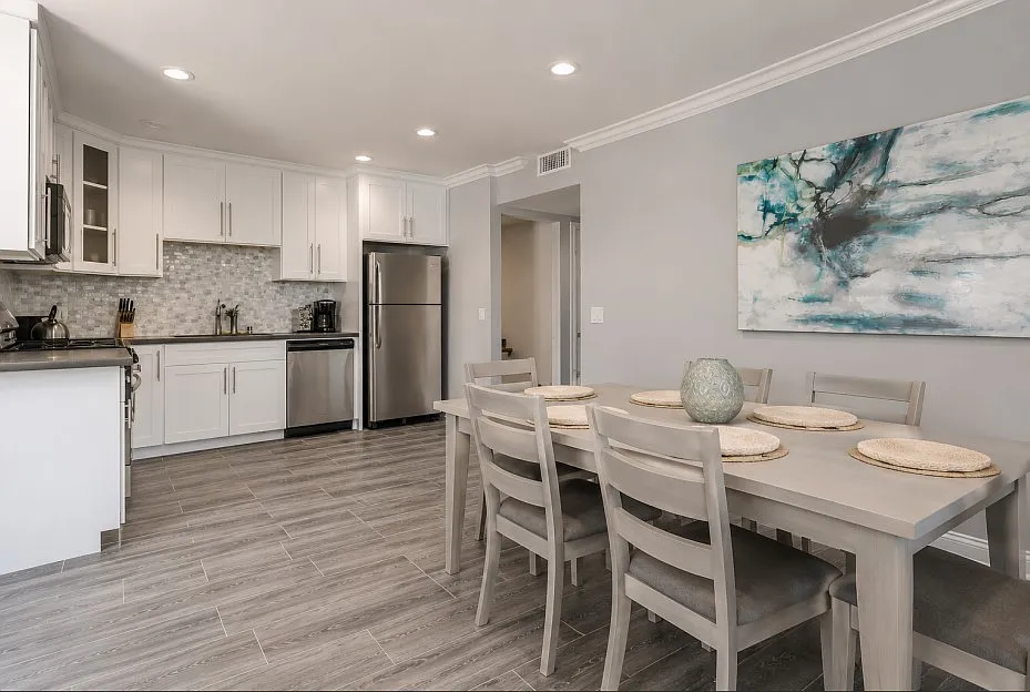 3 bed, 1200 sqft, $3,795 — Photo 2