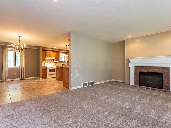 2nd image of 15595 Pinewood Dr
