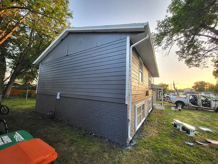 605 E Maple St — Photo 6