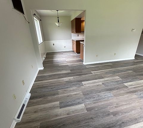 3rd image of 1516 Robin Ln