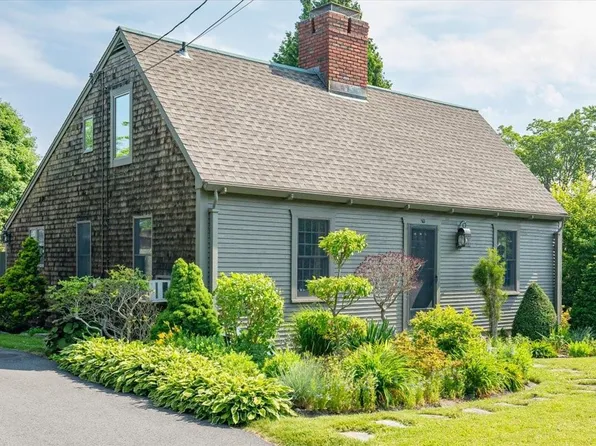 50 Child St, Portsmouth, RI 02871