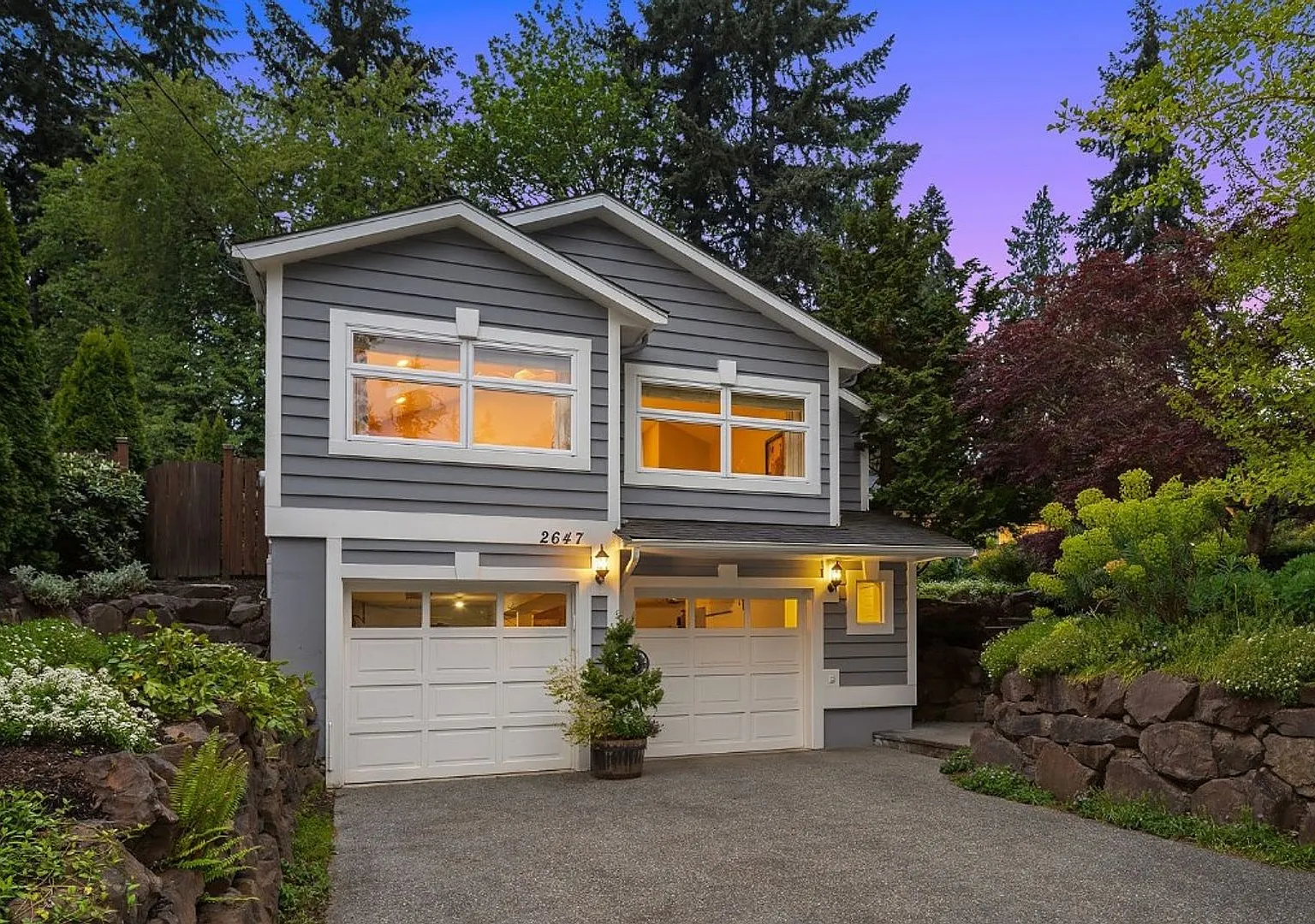 4bd/1.75ba Medina Home — Photo 1