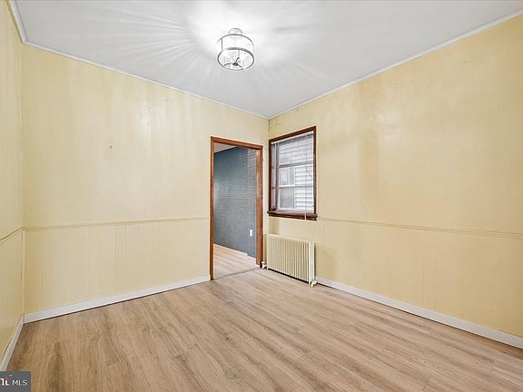 4th image of 2640 Memphis St