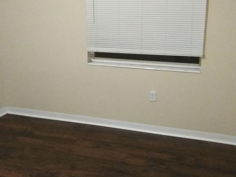 2nd image of 2444 Victor Rd