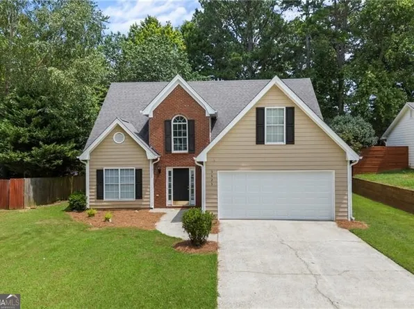 5625 Sugar Crossing Dr, Sugar Hill, GA 30518