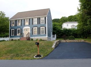 46 Oakland St, Amesbury, MA 01913