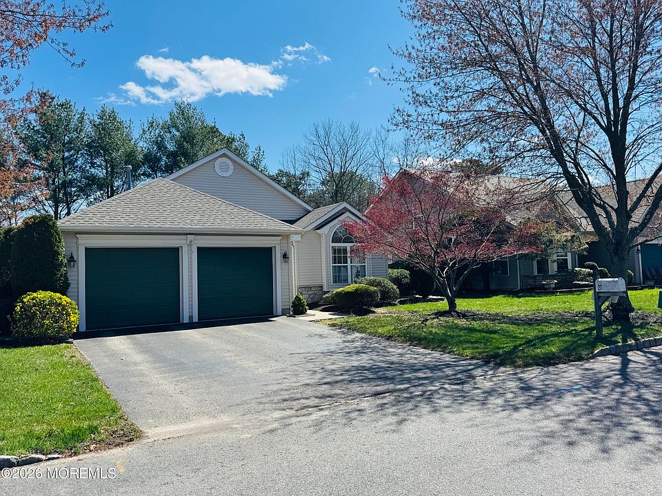 1st image of 27 Rosewood Drive