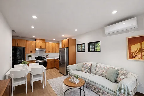 1482 N Wilson Ave #1 Photo 1