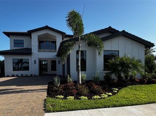 201 Blue Pearl Ct, Sarasota, FL 34240