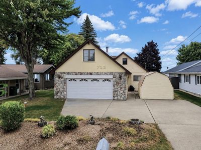 732 Iroquois Ave, Prudenville, MI, 48651