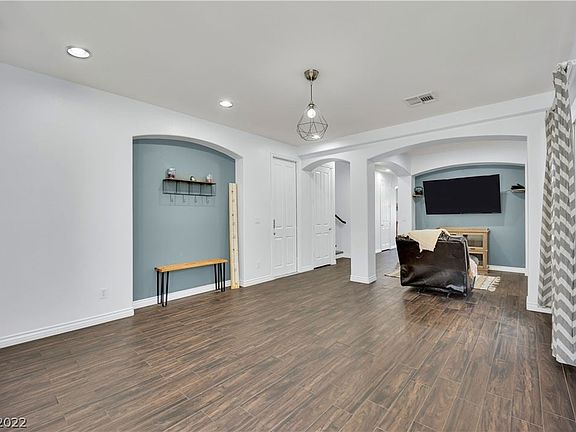 3rd image of 45 Delighted Ave