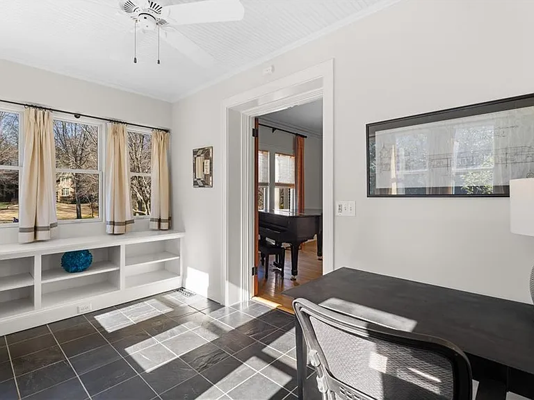 979 Springdale Rd NE — Photo 14