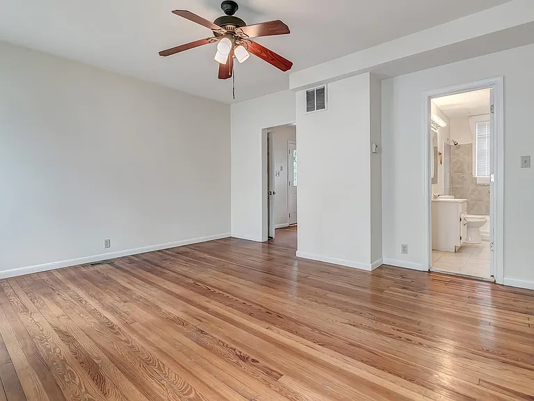 9038 Rhode Island Ave — Photo 30
