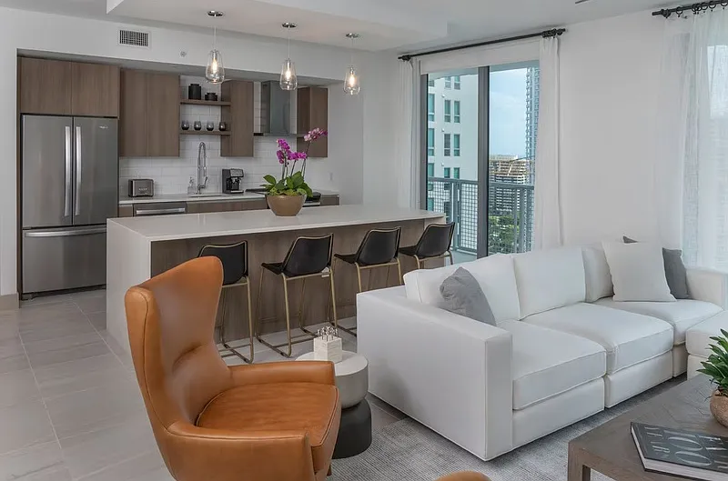 1 bed, 1.0 bath, $3,289 — Photo 2