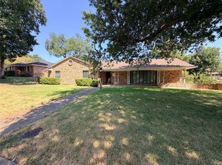 921 Medalist Dr, Dallas, TX 75232
