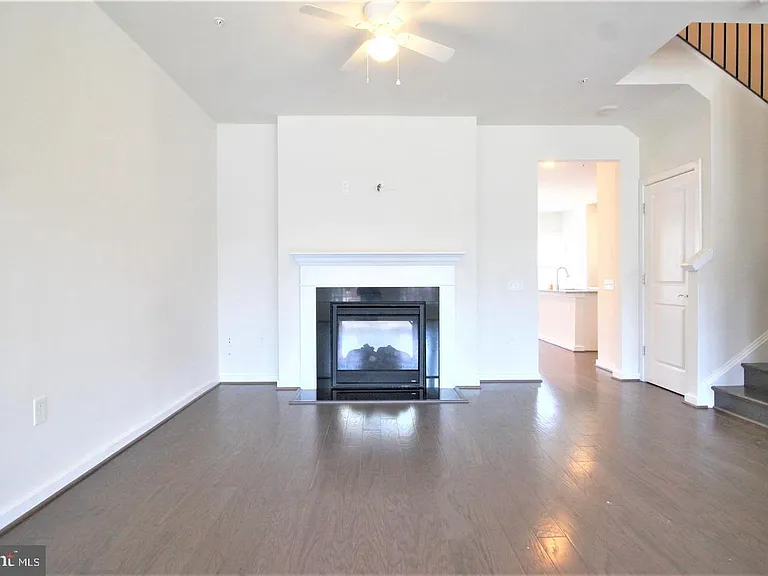 3974 Norton Pl #50 — Photo 8