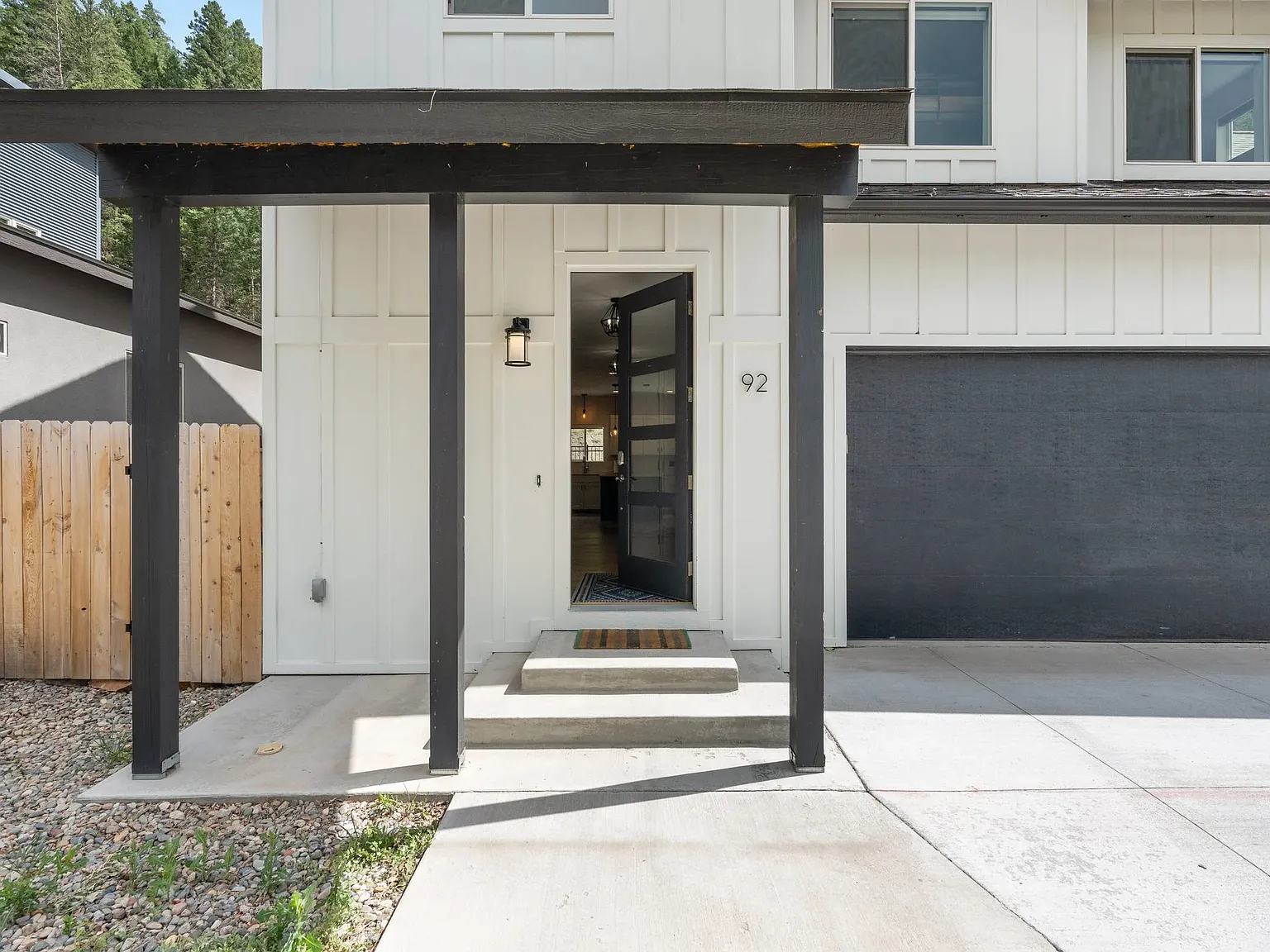 3 bed, 1629 sqft, $3,950 — Photo 3